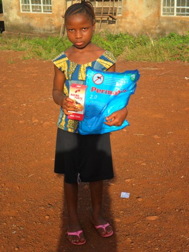 Mabel shows her new net!